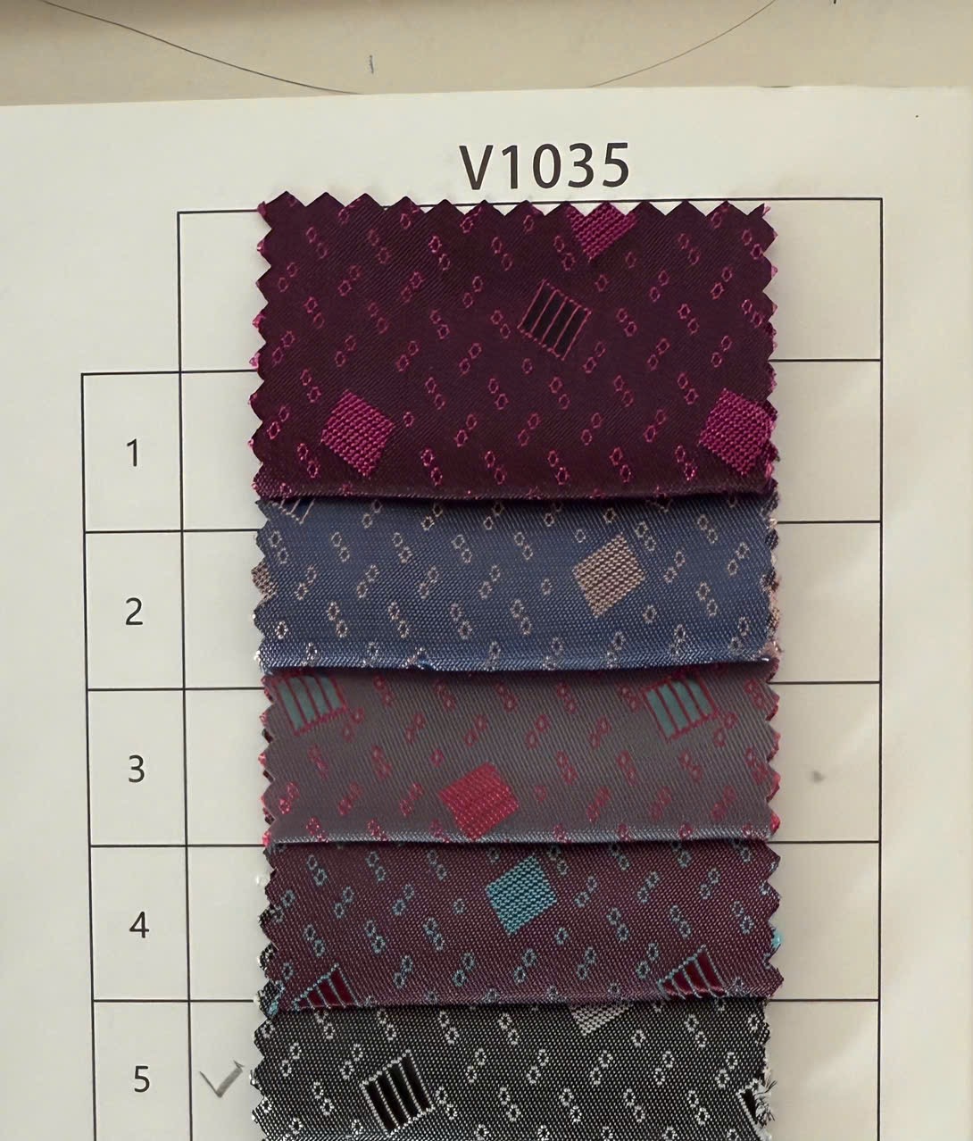 Vải lót lụa cao cấp hình ô vuông - vailotgiare