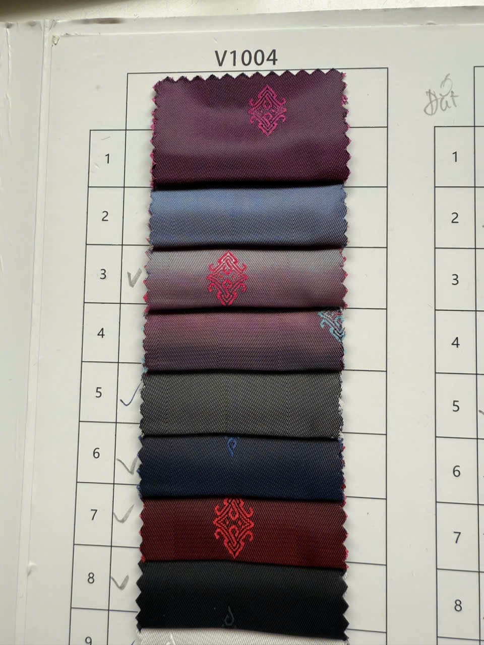 Vải lót lụa cao cấp hình trám - vailotgiare.JPG